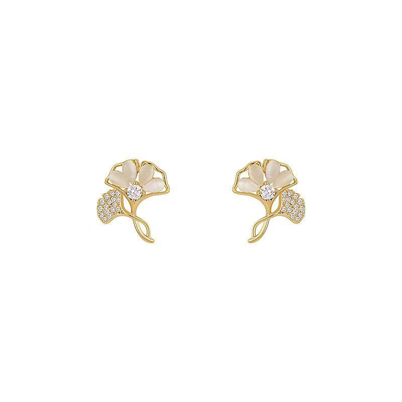 S925 Silver Needle Exquisite Petite Cat's Eye Stone Ginkgo Leaf Stud Earrings Fashionable and Fresh for Daily Commuting, Versatile Earrings