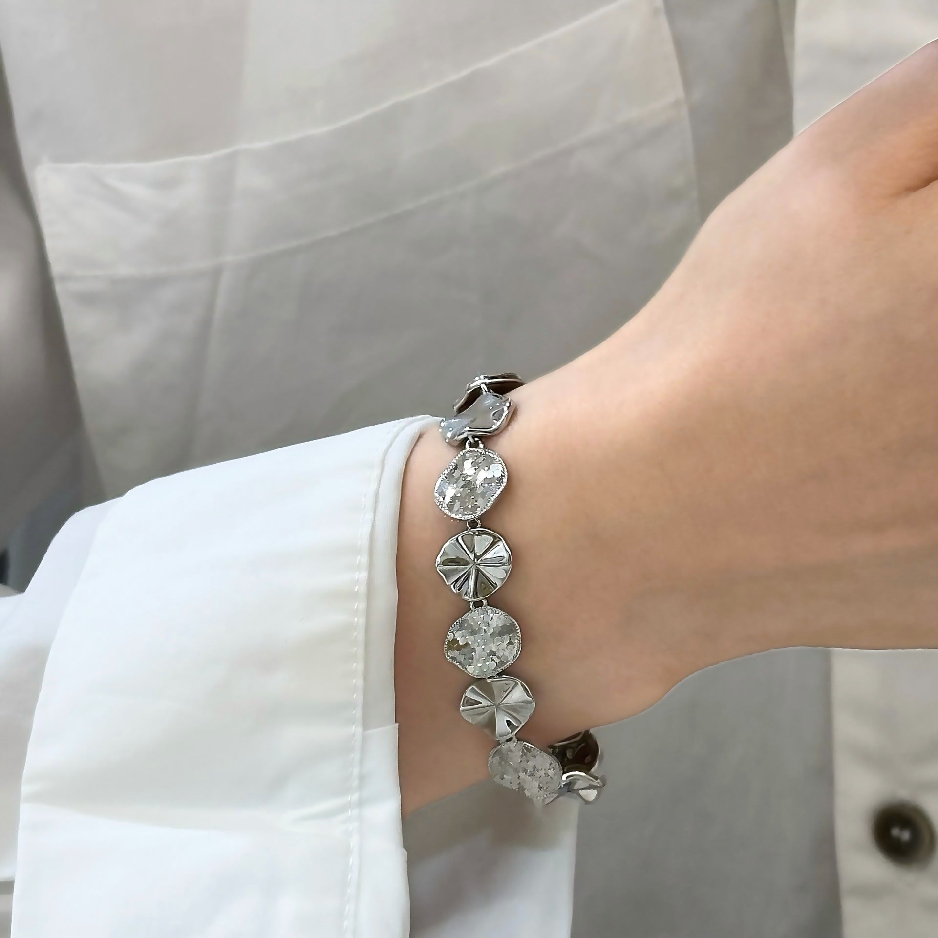 S925 Pure Silver Crushed Ice Lotus Leaf Original Patchwork Bracelet Light Luxury Geometric Vintage Style Sparkling Ice Scales