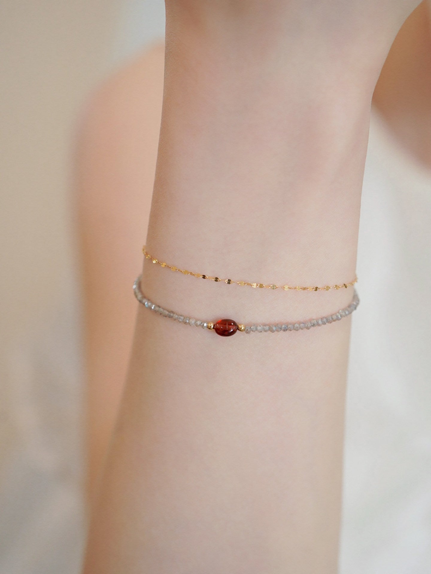 Original light luxury natural moonstone casual red agate bracelet, niche, high-end, exquisite layered 14k gold-plated bracelet