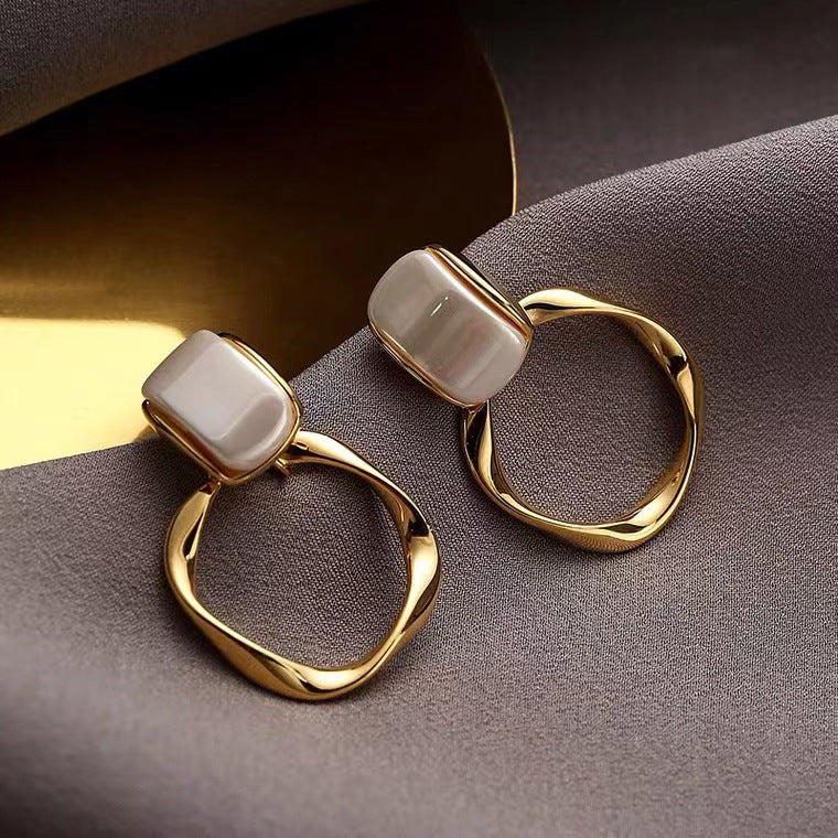 S925 silver needle exaggerated metal circle stud earrings high-end personality fashion earrings niche versatile light luxury earrings women