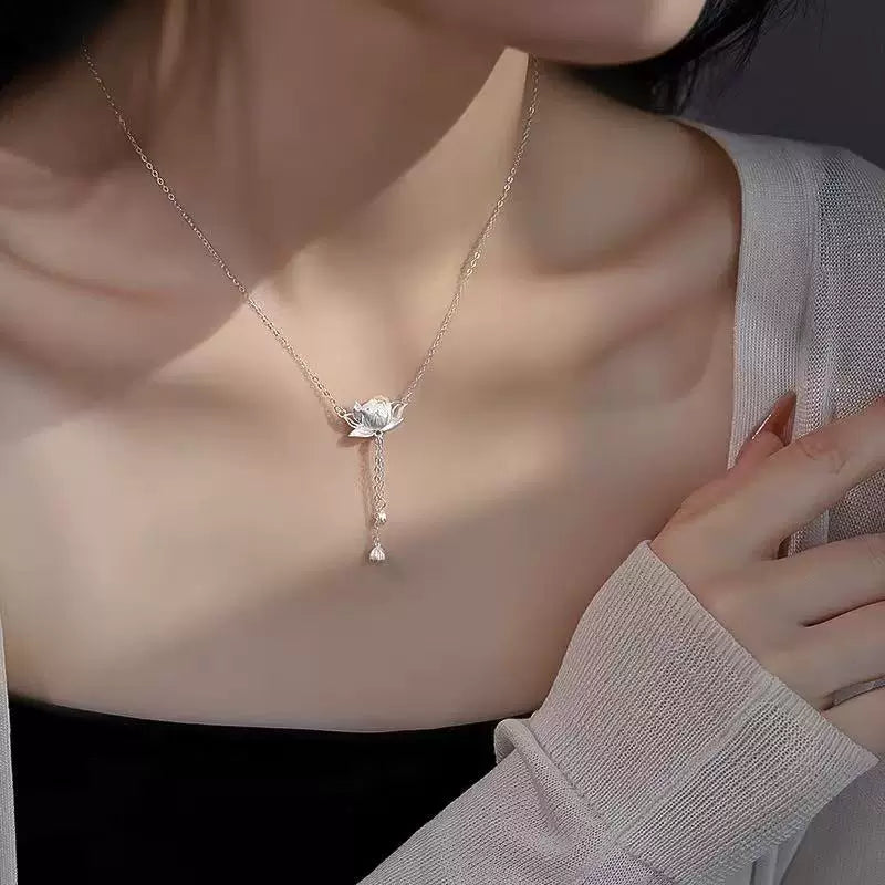 925 Sterling Silver Lotus Necklace Women's 2025 New Explosive Pendant New Chinese Clavicle Chain Foot Silver Necklace Girlfriends