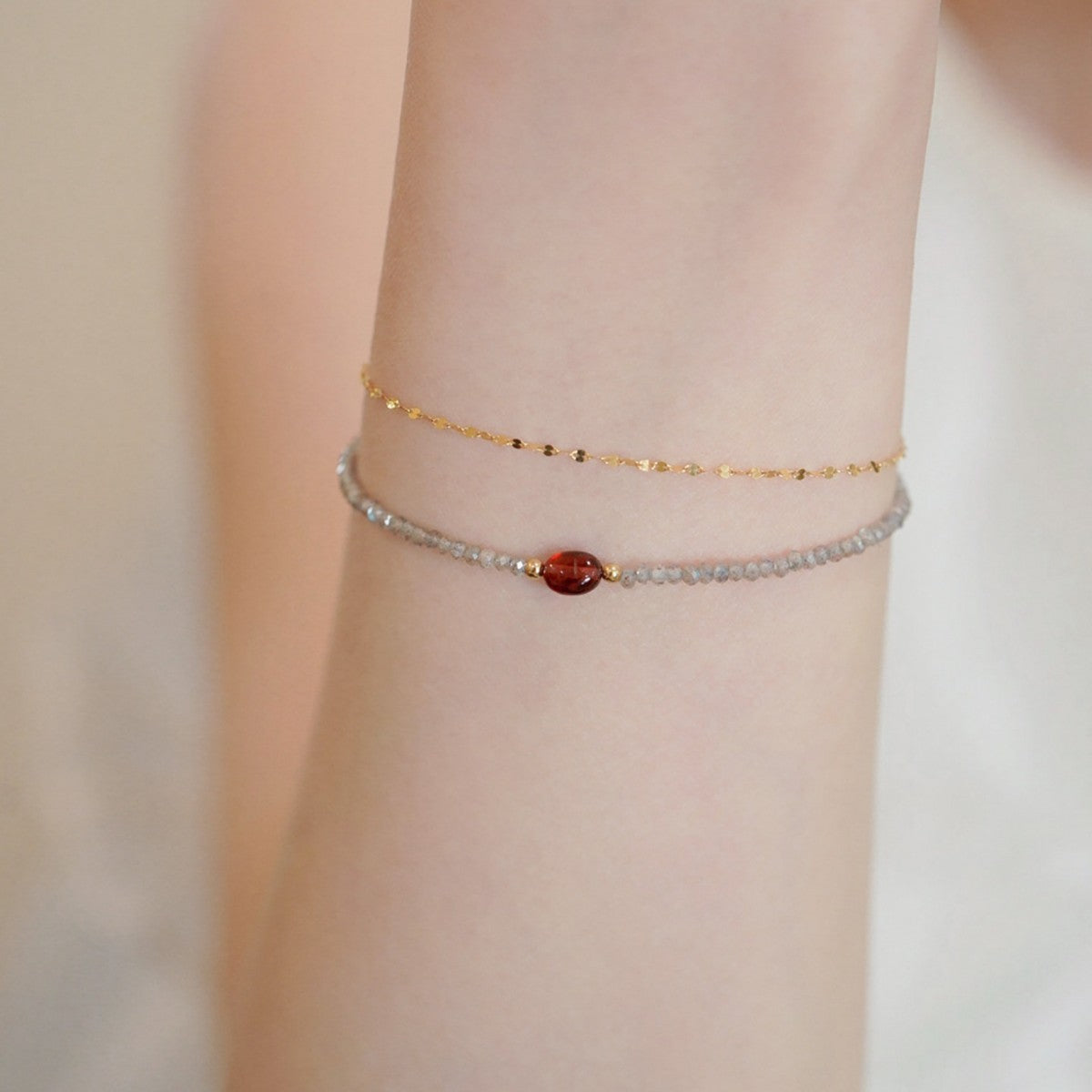 Original light luxury natural moonstone casual red agate bracelet, niche, high-end, exquisite layered 14k gold-plated bracelet