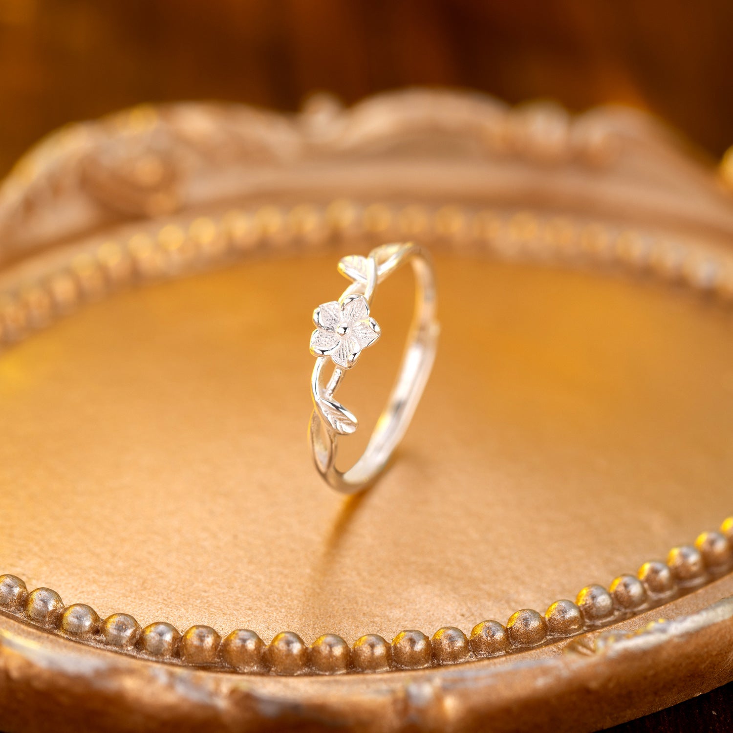 S925 sterling silver entwined floral ring, pastoral style, niche, artistic, fresh, sweet, and minimalist small floral adjustable ring