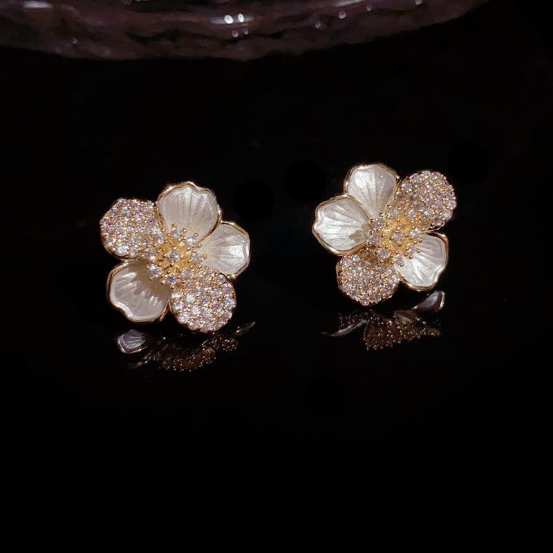 S925 Silver Needle Light Luxury Unique Temperament Sweet Micro-Floral Stud Earrings for Women Niche Design High-End Personalized Earrings