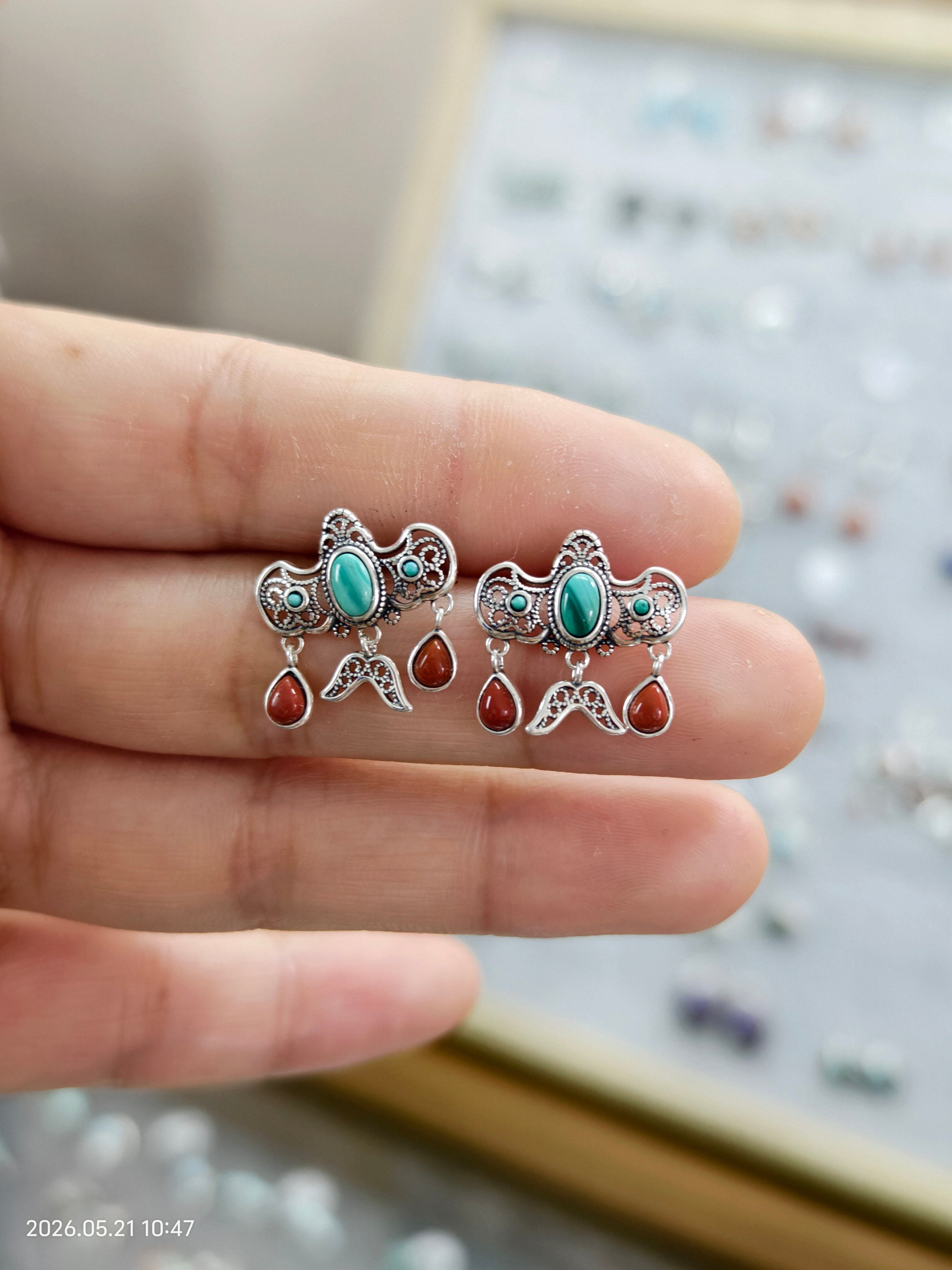 S925 pure silver natural turquoise stud earrings for women, vintage ethnic style earrings, and ear hooks with a niche and sophisticated design