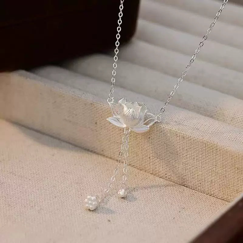 925 Sterling Silver Lotus Necklace Women's 2025 New Explosive Pendant New Chinese Clavicle Chain Foot Silver Necklace Girlfriends