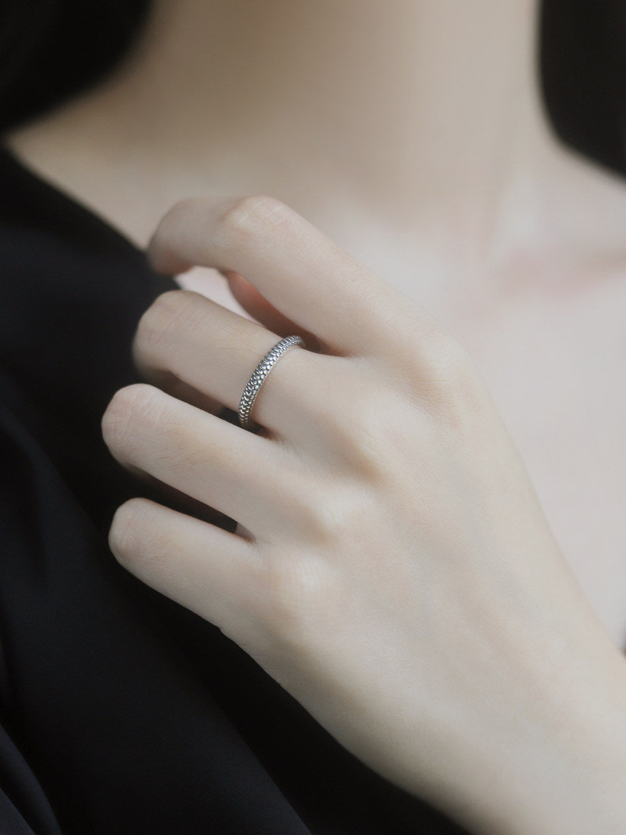 Veinsbrick "Reverse Scale" Retro Aged Sterling Silver S925 Men's and Women's Closed Rings
