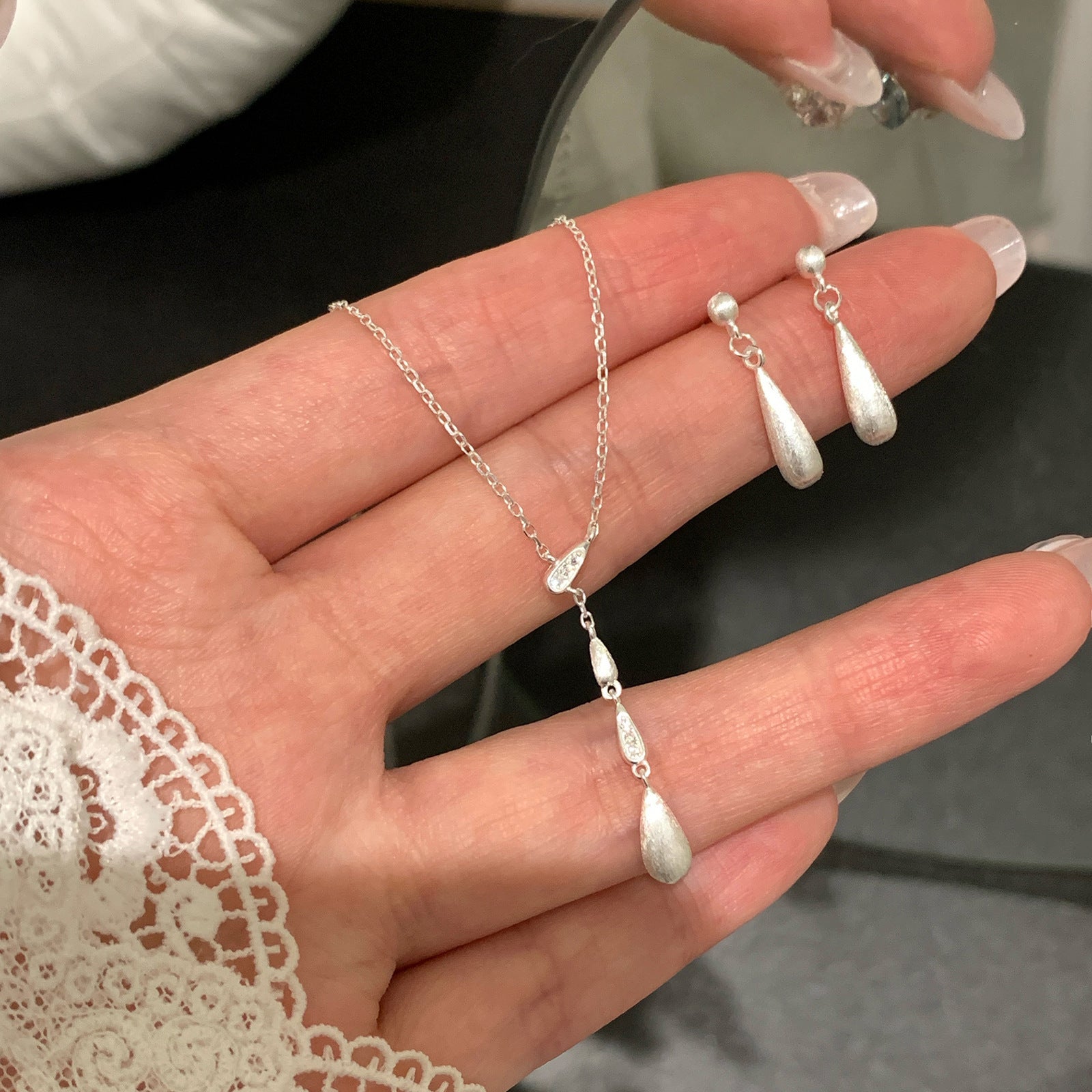 S925 pure silver waterdrop fine chain tassel necklace for women, light luxury high-end brushed collarbone chain, minimalist niche necklace trendy