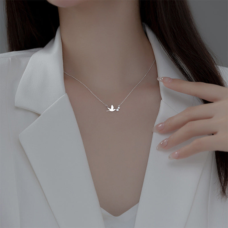 S925 sterling silver pigeon necklace for women, minimalist elegance diamond-studded bird, sweet niche collarbone chain summer accessory