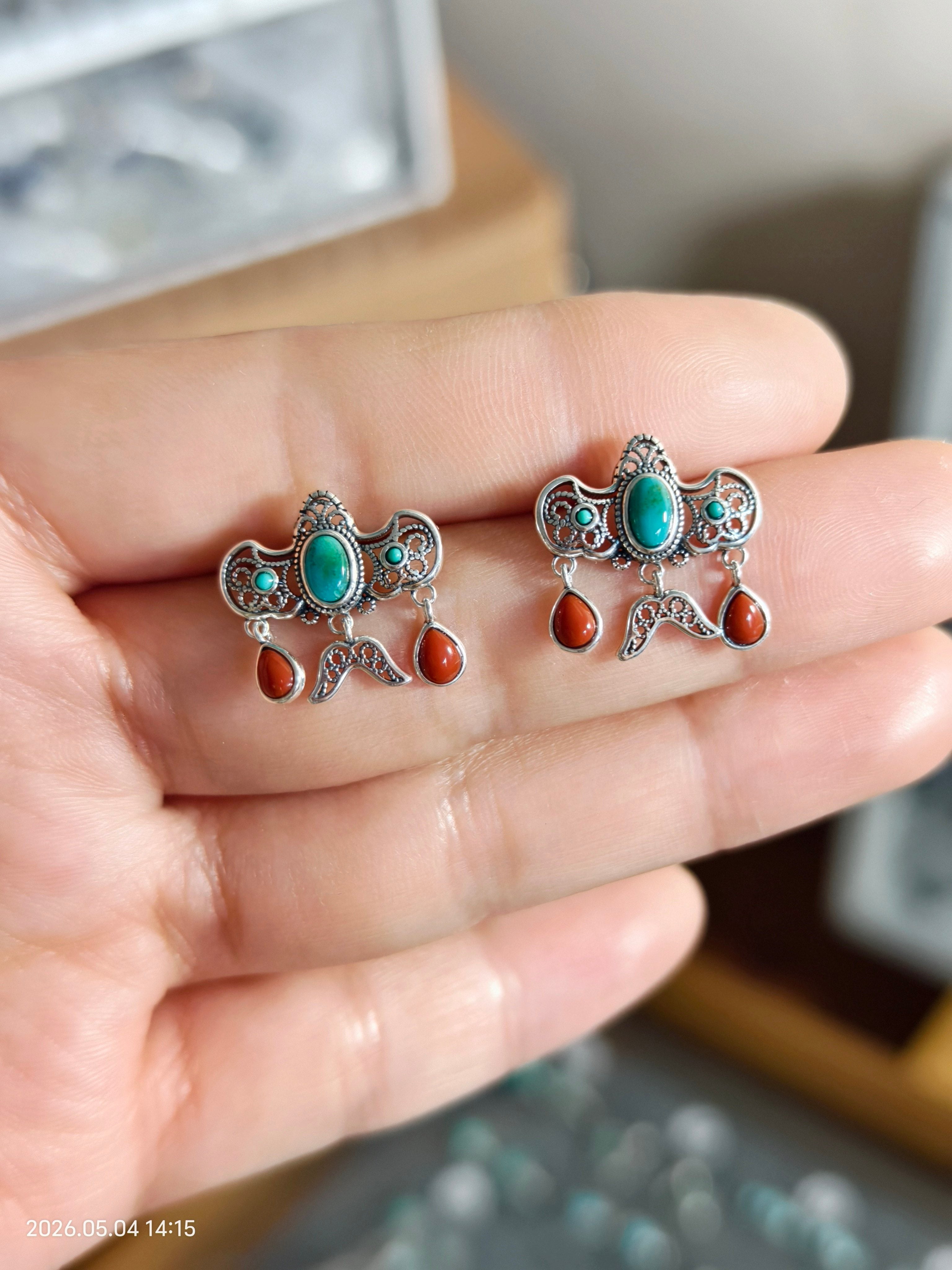S925 pure silver natural turquoise stud earrings for women, vintage ethnic style earrings, and ear hooks with a niche and sophisticated design
