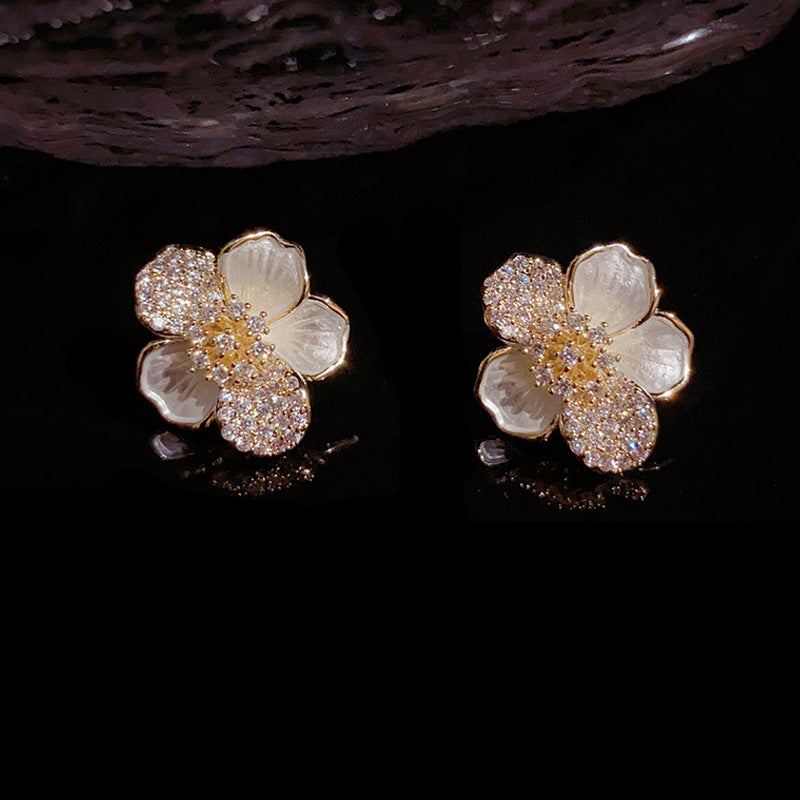 S925 Silver Needle Light Luxury Unique Temperament Sweet Micro-Floral Stud Earrings for Women Niche Design High-End Personalized Earrings